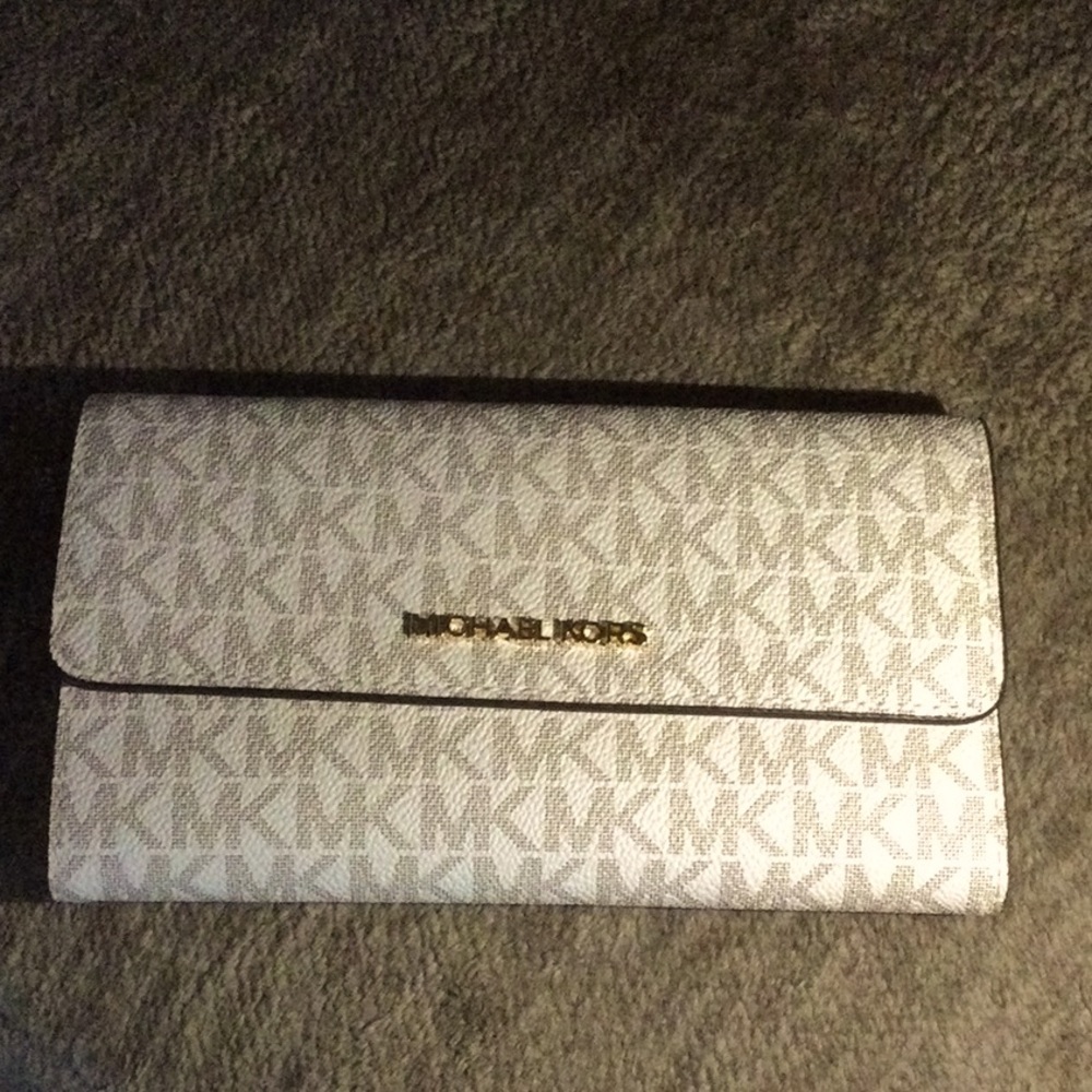 Michael Korean trifold wallet vanilla